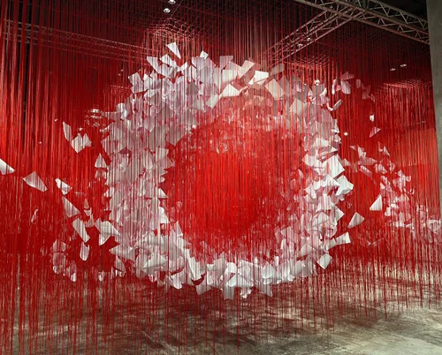 CHIHARU SHIOTA–塩田千春